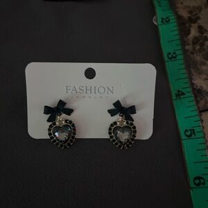 Fashion Jewelry Black and Silver Stud Earrings